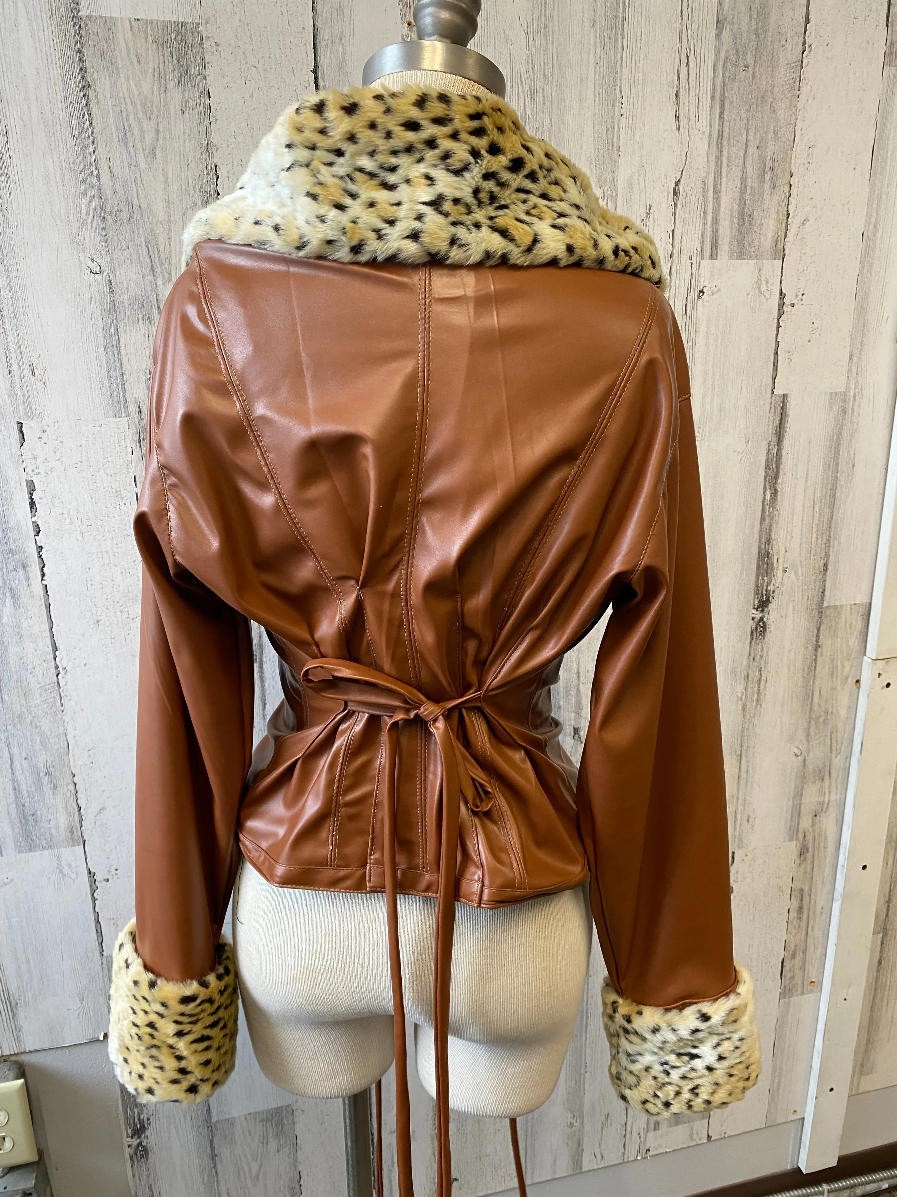 “Cheetah girl” cropped vixen coat