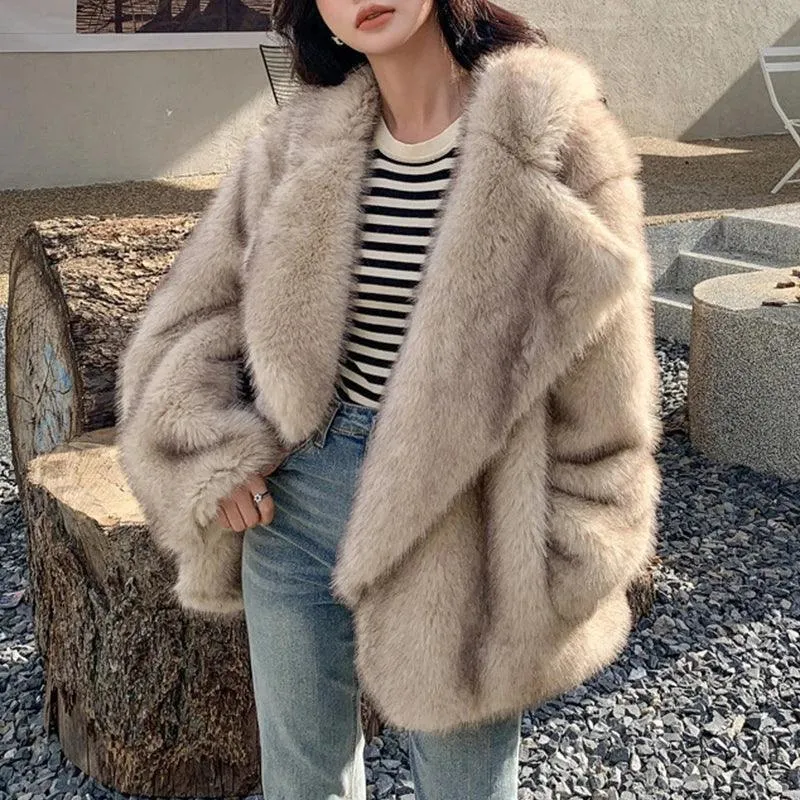 Elegant Gradient Animal Print Faux Fur Coat: Chic Winter Outerwear